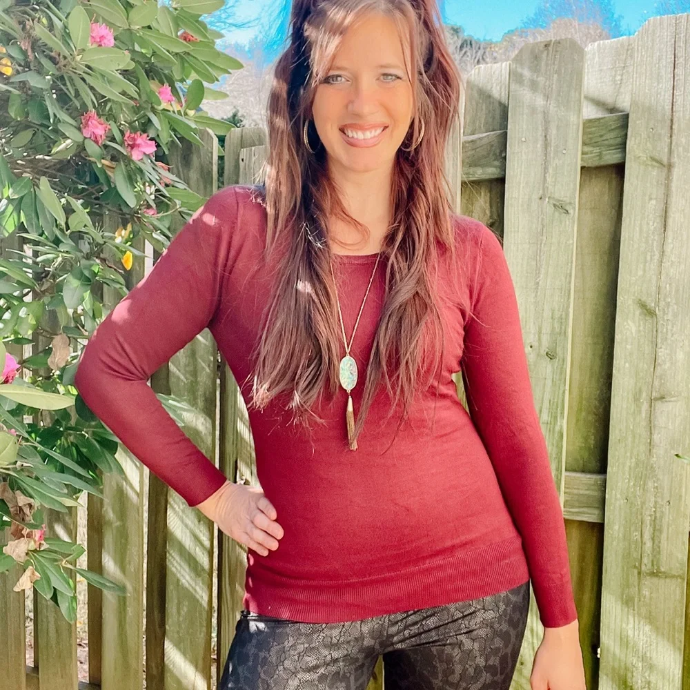 Sleek sexy sweater - Picture 5 of 6